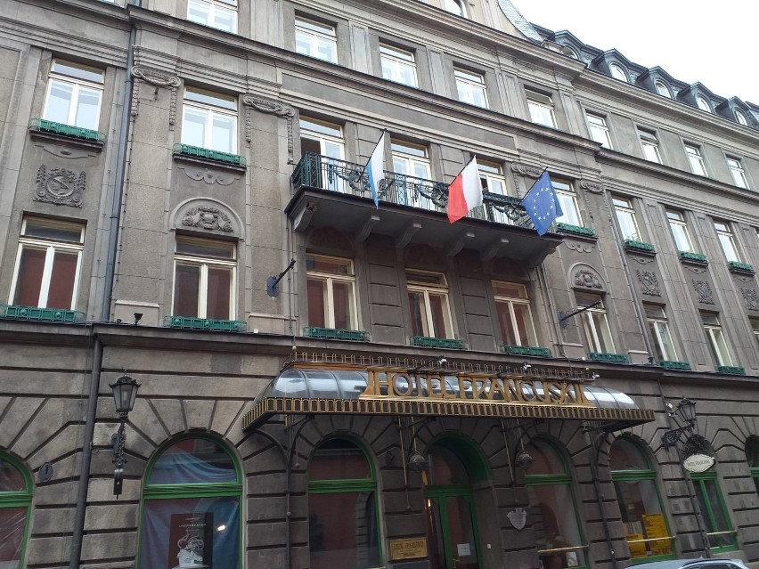 Kraków. Hotel Francuski miał być imperium znanego restauratora. Teraz czeka go gruntowny remont