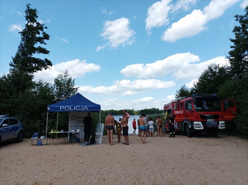 Festyn z policją na plaży Pudełkowo w Boszkowie