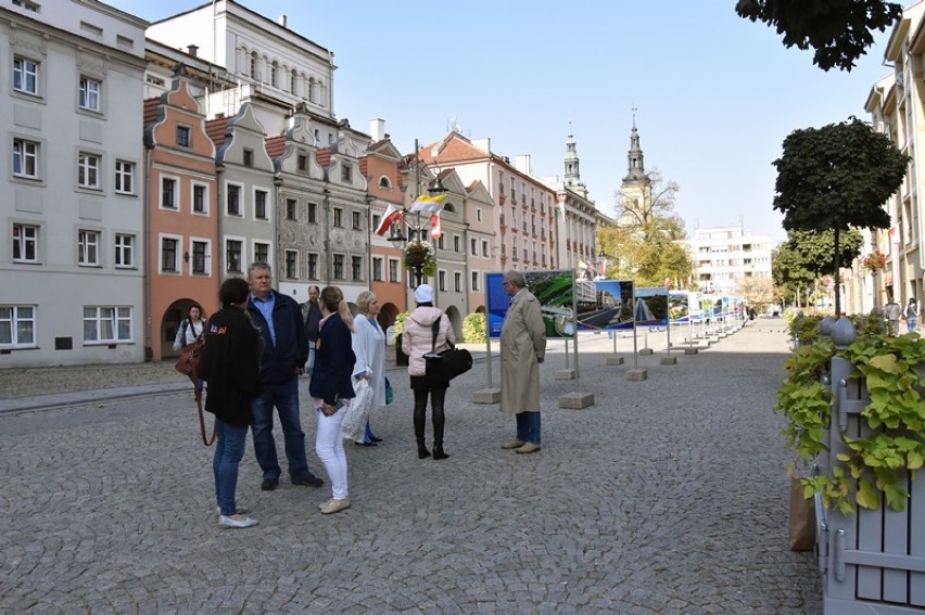 Wystawa inwestycyjna na płycie legnickiego rynku [ZDJĘCIA]