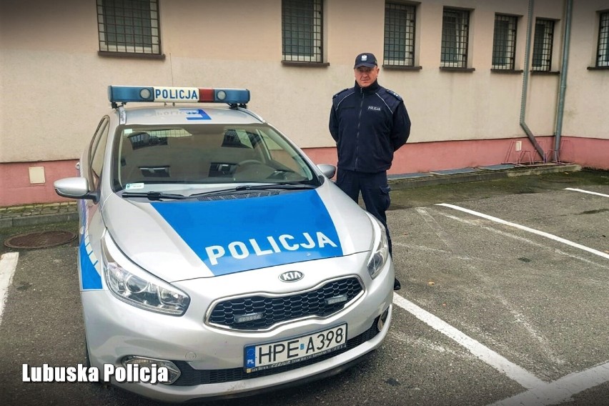 Aspirant Mateusz Hrabski z komisariatu policji w Gubinie.