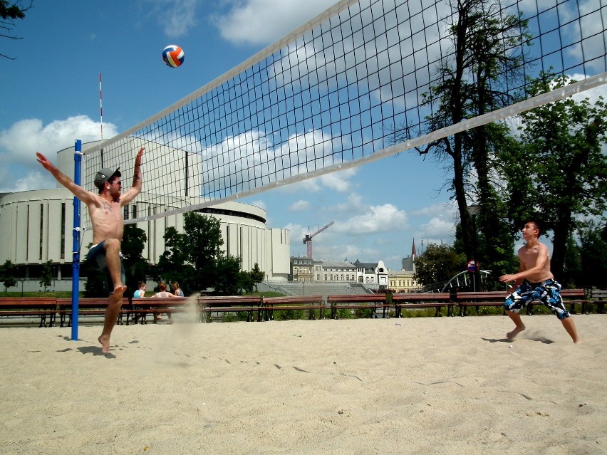W siatkówkę plażową zagrasz w centrum Bydgoszczy