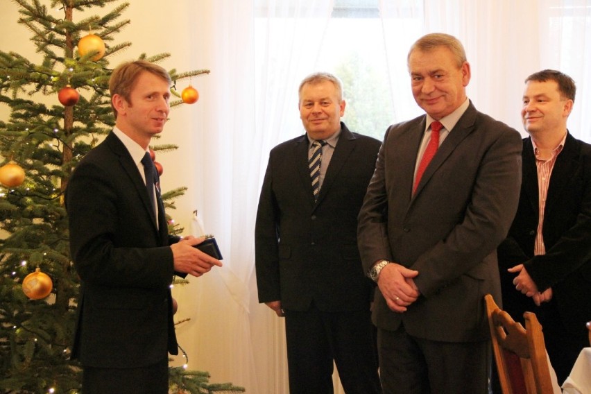Witold Ossowski, burmistrz Brus odznaczony za zasługi dla bezpieczeństwa
