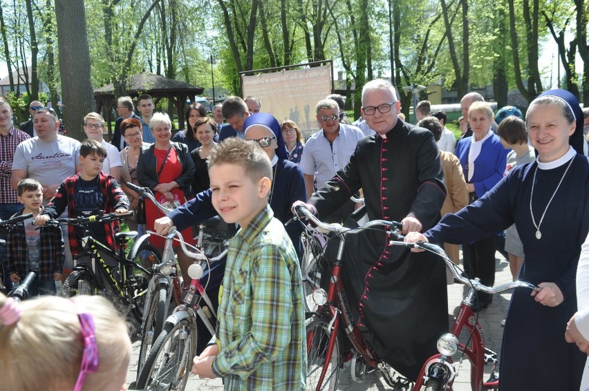 Sezon rowerowo-pielgrzymkowy w parafii Uniejów rozpoczęty....