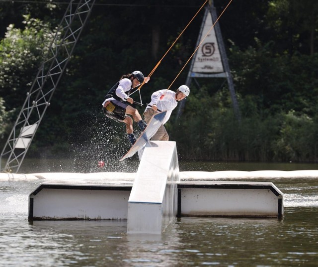 Zawody wakeboardowe w Sosnowcu oglądało wielu kibiców podziwiających efektowne ewolucje

  Zobacz kolejne zdjęcia. Przesuwaj zdjęcia w prawo - naciśnij strzałkę lub przycisk NASTĘPNE