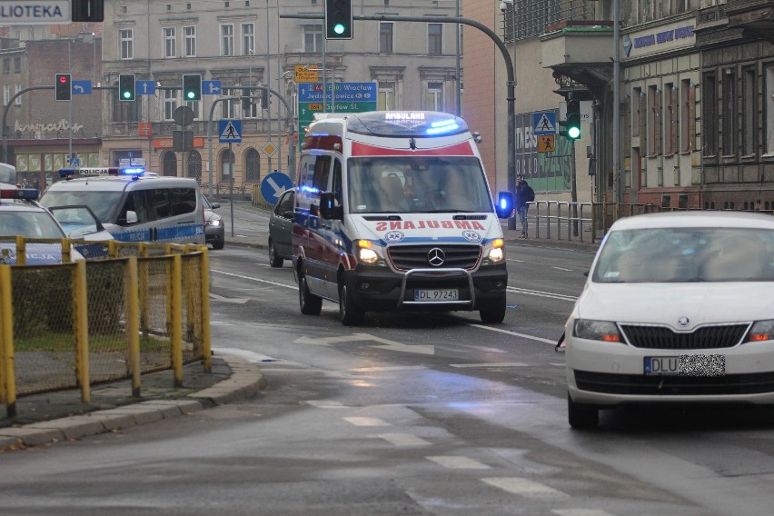 Potrącenie na ulicy Piastowskiej w Legnicy [ZDJĘCIA]