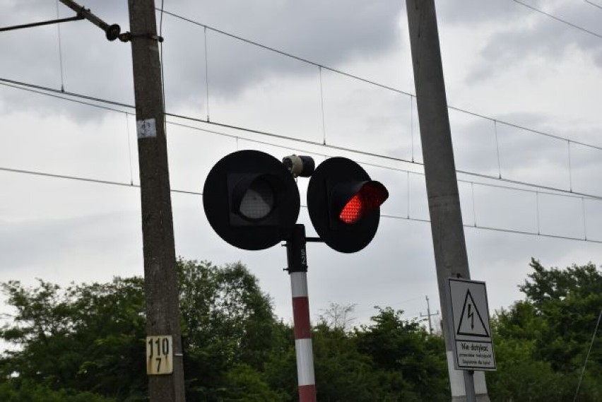 Policja i SOK działali wspólnie na rzecz poprawy bezpieczeństwa na przejazdach kolejowych. ZDJĘCIA