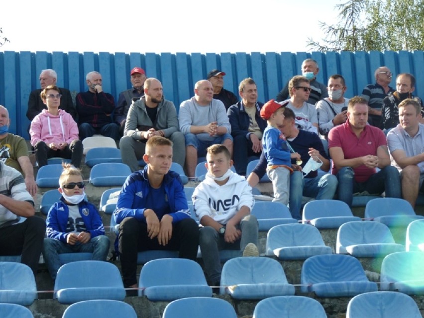 Kibice RKS Radomsko na stadionie przy Brzeźnickiej