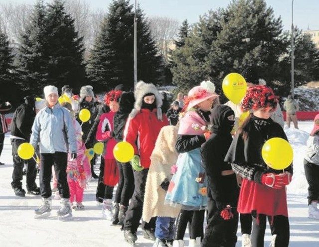 Bal Gałganiarzy na torze lodowym Pilica to jedna z imprez, które organizowane są za  1  proc.  podatku