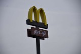 McDonald’s w Wągrowcu. Trwa budowa restauracji. Góruje nad nią niż logo firmy. Kiedy zakończy się budowa?