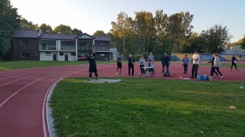 Lekkoatleci z ziemi puckiej kończą letnie starty