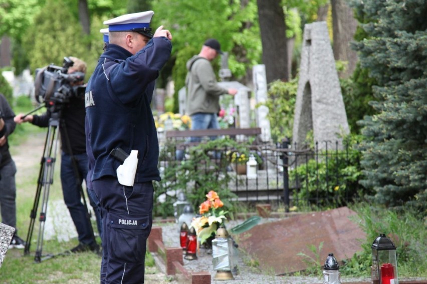 Żarscy policjanci oddali hołd zmarłemu koledze. Andrzej...