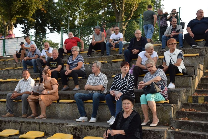 Targi Michałowskie w Mieścisku. Na scenie wystąpił zespół Voyager