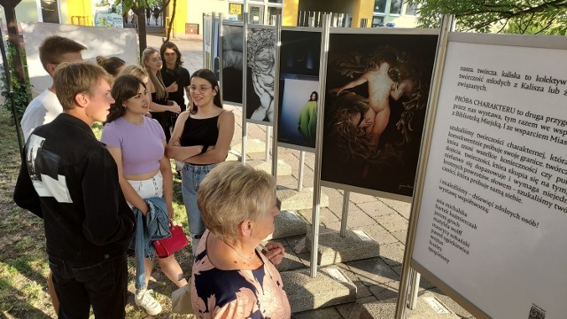 Biblioteka w Kaliszu. "Próba charakteru" - wernisaż prac młodych twórców związanych z Kaliszem