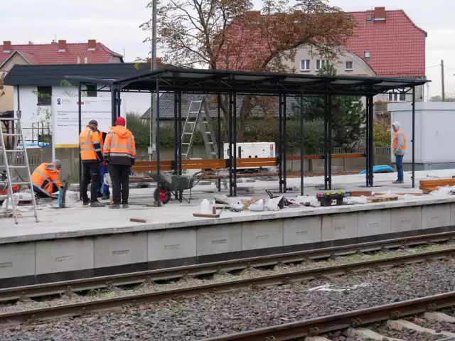 Nowe perony, wiaty, ławki i oświetlenie. Trwa remont stacji w Grodzisku Wielkopolskim