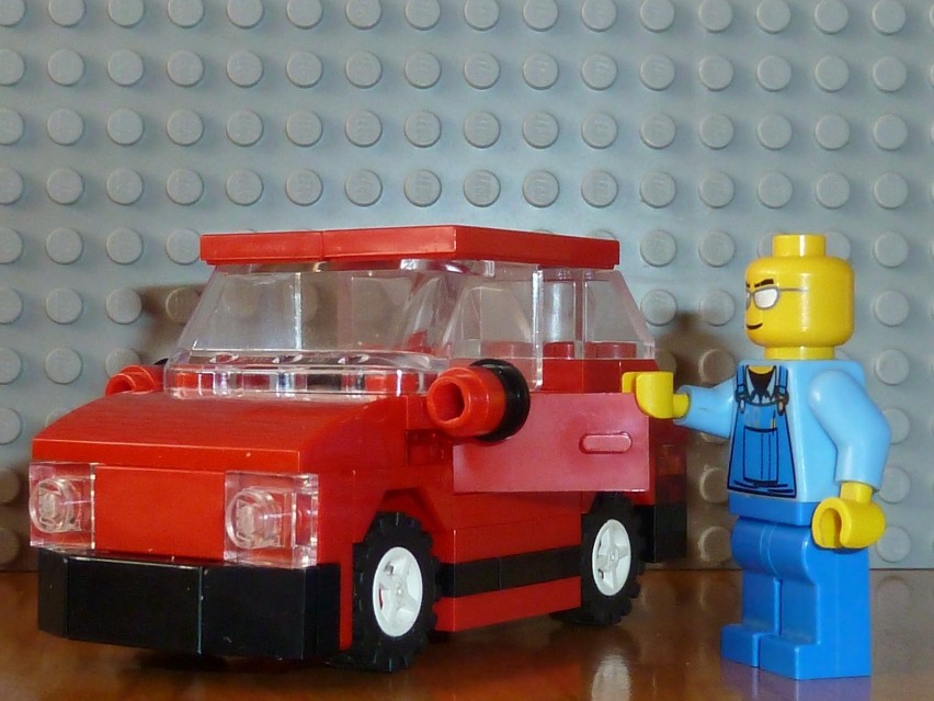 Fiat 126p z LEGO