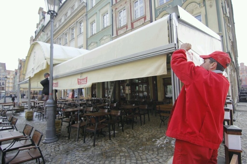Wrocław: Sezon letni w Rynku rozkręca się bardzo powoli. Przez pogodę (ZDJĘCIA)