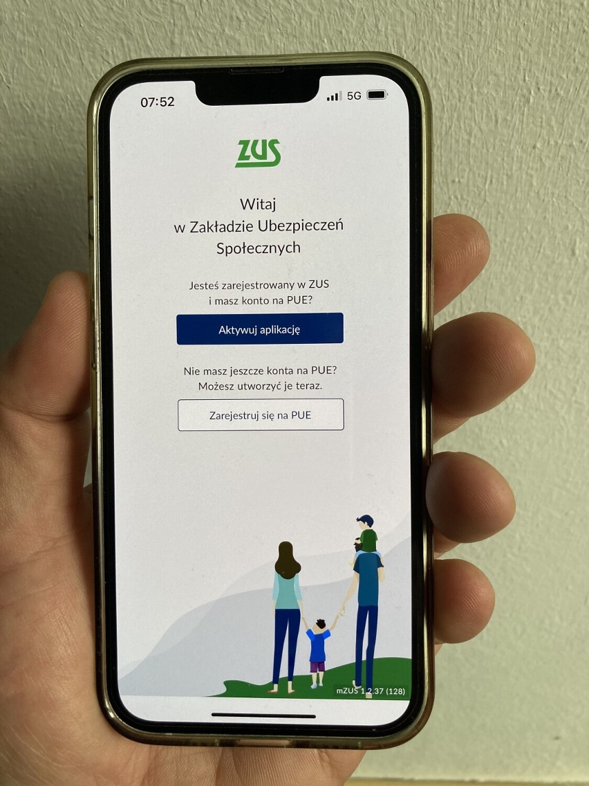 Pierwsza mobilna aplikacja ZUS do składania wniosków o 500 plus