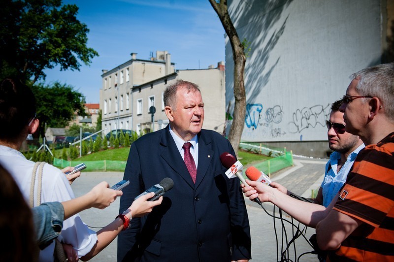 100 miejsc na parkingu przy ul. 3 Maja / Bł. Jolenty w Gnieźnie