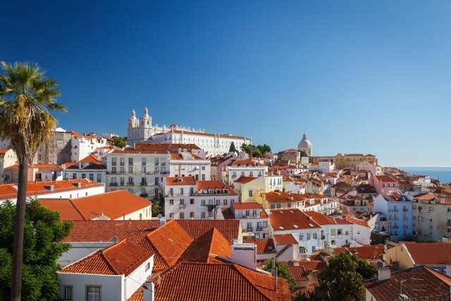 Portugalia jest lubiana przez turystów: cenne zabytki i piękne plaże to cel wielu wycieczek