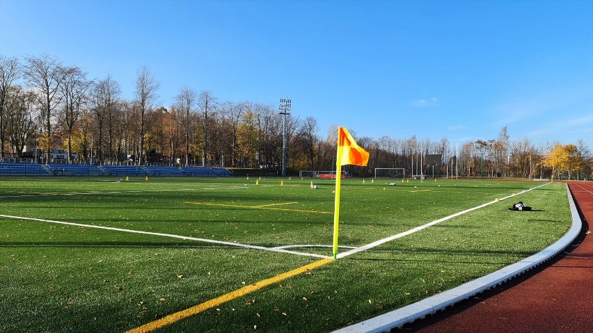 W COS OPO Cetniewo przebudowano boisko piłkarskie. Ma system podgrzewania