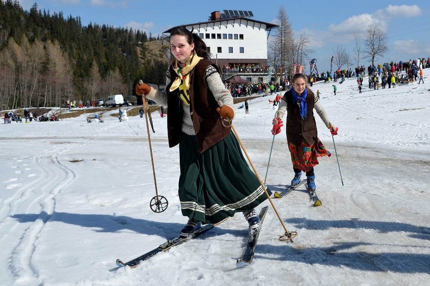 Tatry. W Lany Poniedziałek będą śmigać na starym sprzęcie narciarskim [ZDJĘCIA]