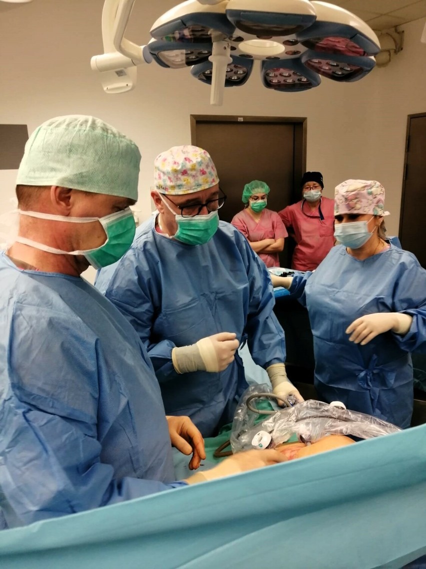 Pierwsza operacja trzustki metodą laparoskopową w...