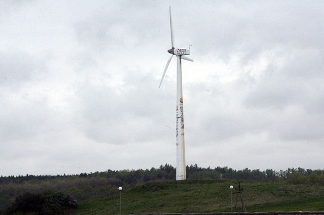 16 tego typu elektrowni, to roczny wpływ do gminy w wysokości około 500-600 tys. zł