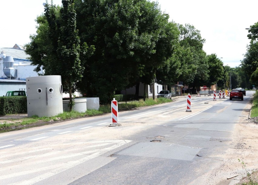 Ulica Okulickiego w Radomiu nadal jest zamknięta z powodu remontu, ale przez miesiąc niewiele się tam zmieniło. Zobaczcie zdjęcia