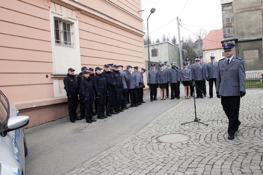 Minister Joachim Brudziński przekazał klucz do nowego posterunku policji w Świerzawie [ZDJĘCIA]