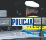 Wypadek na DK 78 w Gorzycach. Auto uderzyło w drzewo 