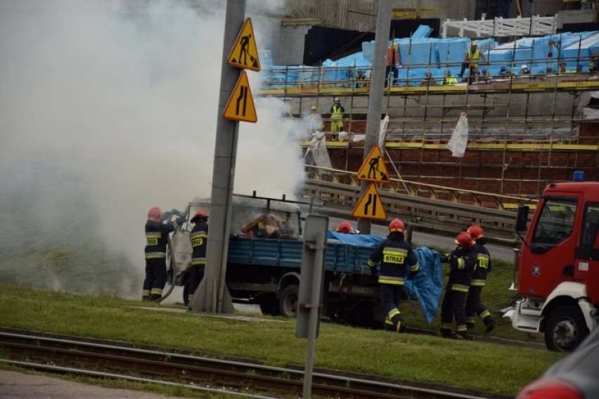 Pożar samochodu na ul. Wały Jagiellońskie w Gdańsku
