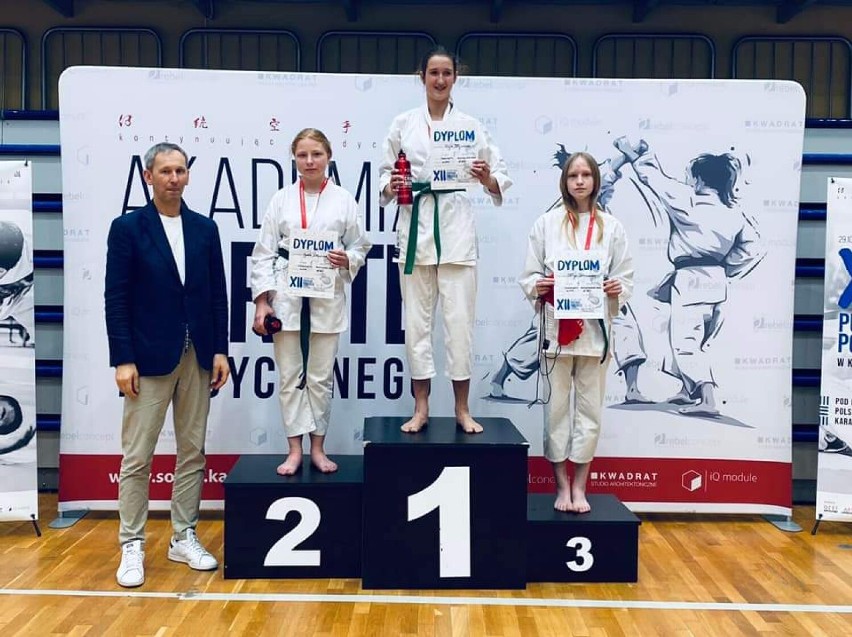 Zawodnicy Kościerskiego Klubu Karate -do Seiunchin mają za...