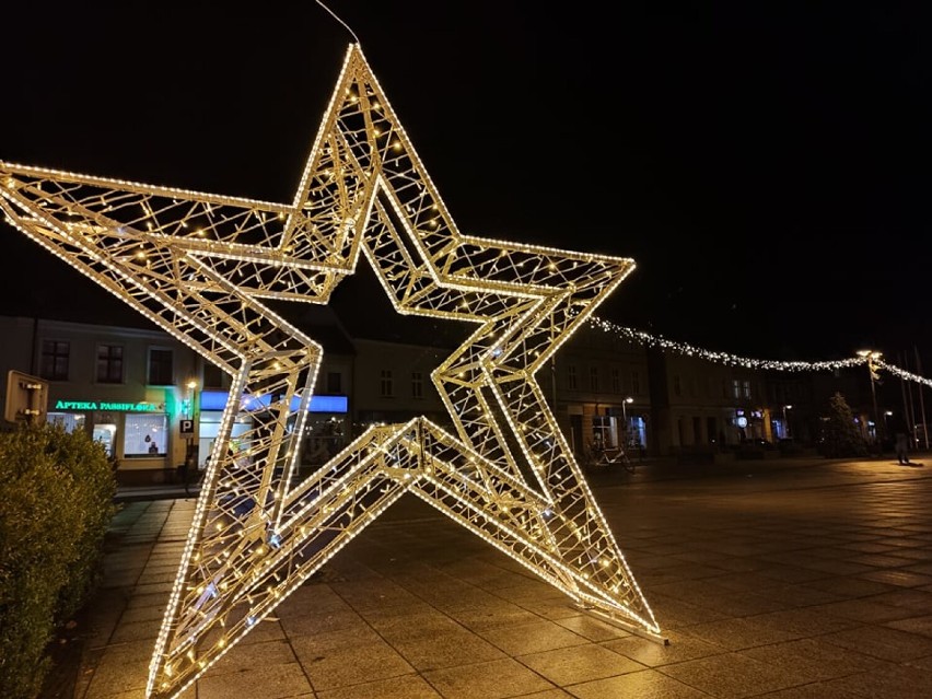 Wągrowiec. Jest magicznie, a będzie jeszcze piękniej! Iluminacje rozświetliły Rynek w Wągrowcu 