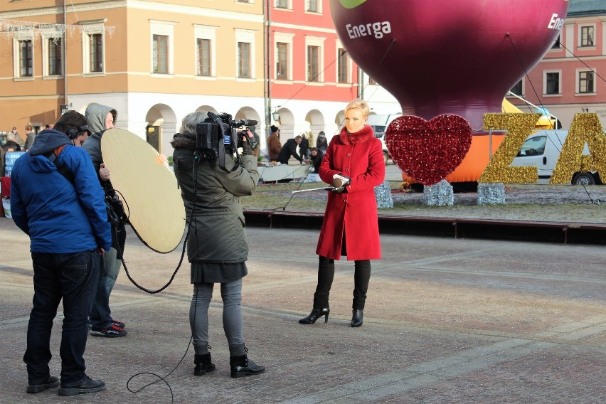 ZAMOŚĆ ŚWIETLNĄ STOLICĄ POLSKI! "Pytanie na Śniadanie" sprzed zamojskiego ratusza (ZDJĘCIA)