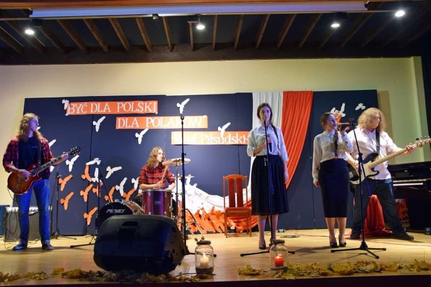 Uczniowie z powiatu malborskiego śpiewali piosenki patriotyczne