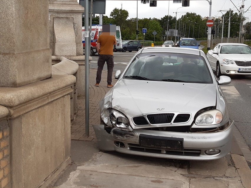 Wypadek przy moście Osobowickim we Wrocławiu [ZDJĘCIA]