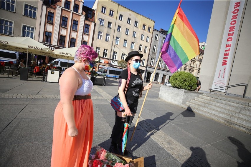 Demonstracja solidarności z osobami LGBTQ na katowickim...
