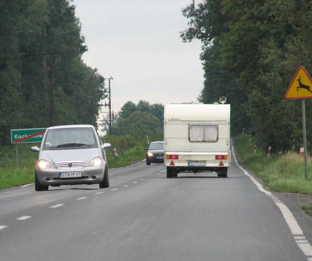 Droga w Kochanowicach przez koleiny nie jest bezpieczna