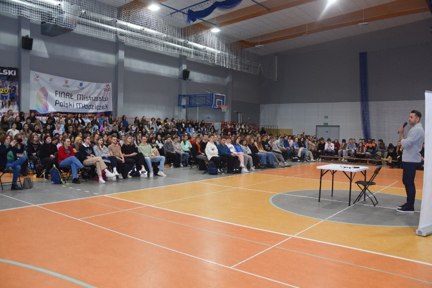 Łukasz Fabiański wrócił do swojej szkoły - do szamotulskiego ogólniaka!