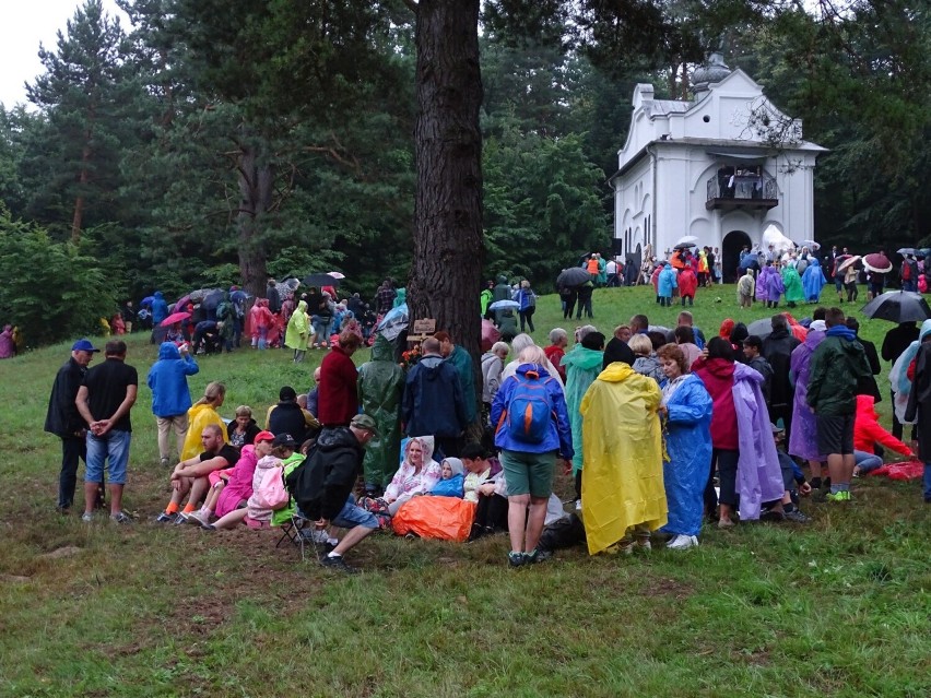 Nabożeństwo Dróżek Pogrzebu i Wniebowzięcia Matki Bożej w Kalwarii Pacławskiej [ZDJĘCIA]