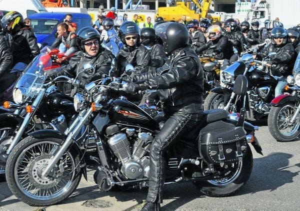 Motocykliści wyruszyli spod stadionu przy ul. Bułgarskiej