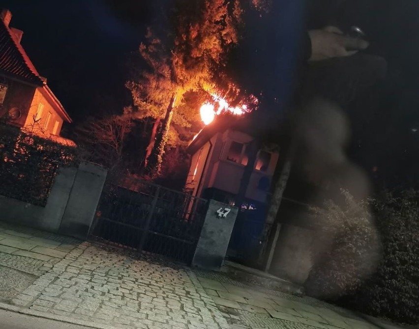 Szczecin. Pożar na poddaszu willi przy ul. Wyspiańskiego