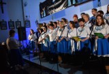 Gmina Człuchów nie tylko piękna, ale także... muzykalna - w Bukowie kolędy śpiewali wszyscy, nawet urzędnicy i strażacy ZDJĘCIA