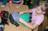 Przedszkolaki szyły lalki dla dzieci z Czadu [ZDJĘCIA]