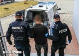 Złodzieje katalizatorów z Żagania złapani. Jeden z mężczyzn chciał potrącić policjanta. Grozi mu 10 lat