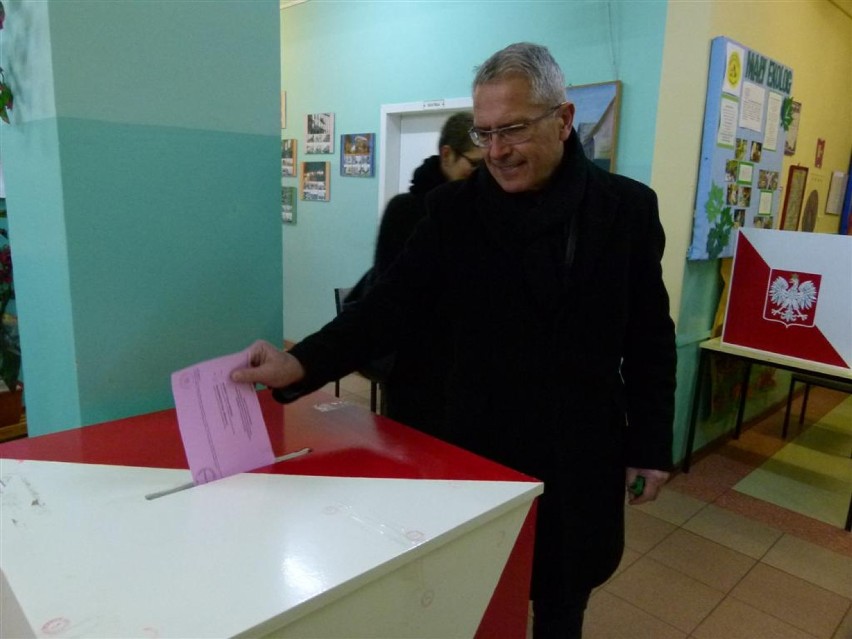 Wybory w Zduńskiej Woli: Wyniki. Prezydentem Piotr Niedźwiecki