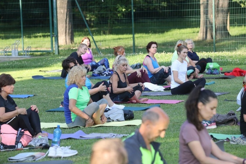 Joga pod chmurką