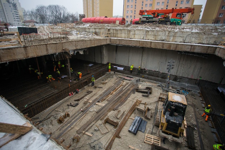 Metro w budowie. Za trzy miesiące zaczną wiercić tunel w...