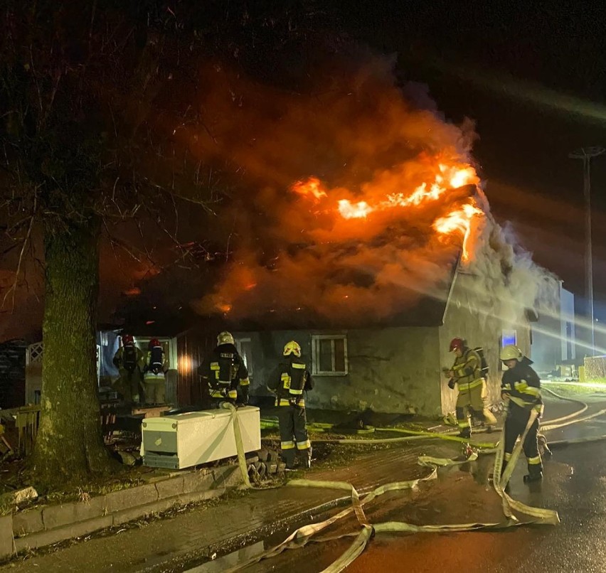 Pożar w Mostach: strażacy znaleźli spalone ciało - 11 marca 2021