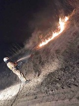 Powiat kwidzyński. Strażacy podsumowują miniony weekend oraz przestrzegają przed wypalaniem traw